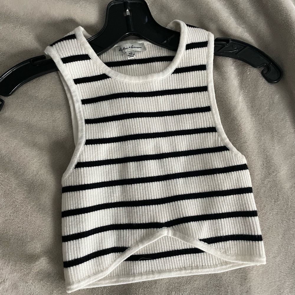 black and white crop top